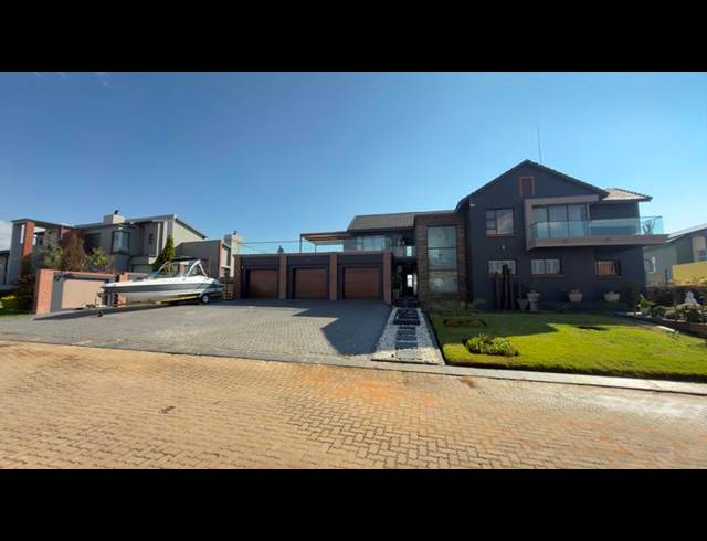 6 BEDROOM HOUSE FOR SALE IN AQUAVISTA MOUNTAIN ESTATE